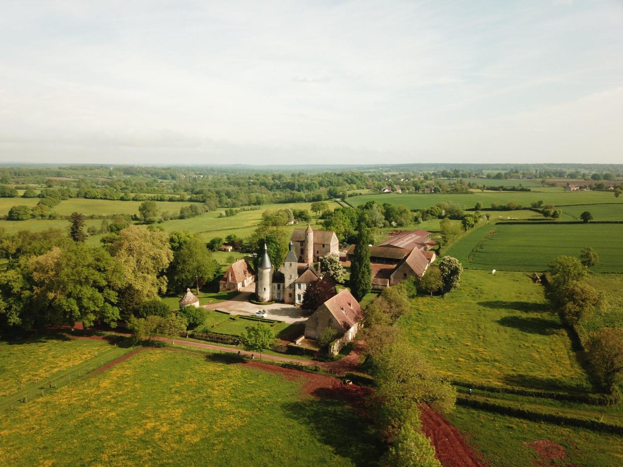 לינה וארוחת בוקר Saint-Menoux Chateau De Clusors מראה חיצוני תמונה